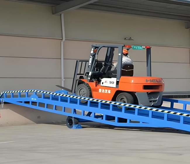 临沂移动式卸货平台（叉车用）